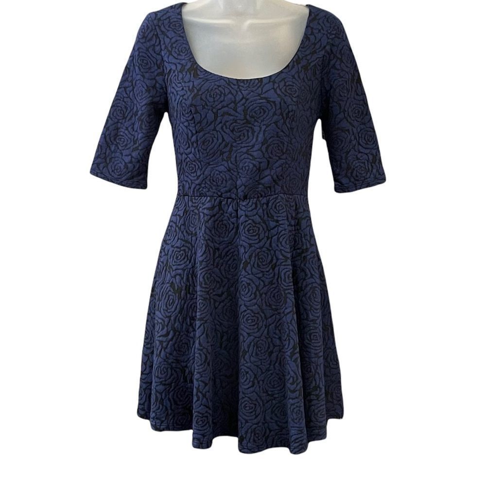 Candie’s NWT dark blue and black floral sz Med bow tie keyhole back dress